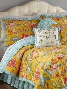 Waverly ‘ Modern Poetic Sunshine CottonYellow Floral Quilt w Aqua Ruffle Trim